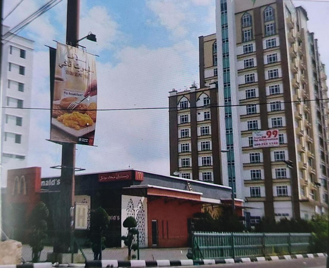 كوتا بْهارو The Viana Apartment 1 المظهر الخارجي الصورة