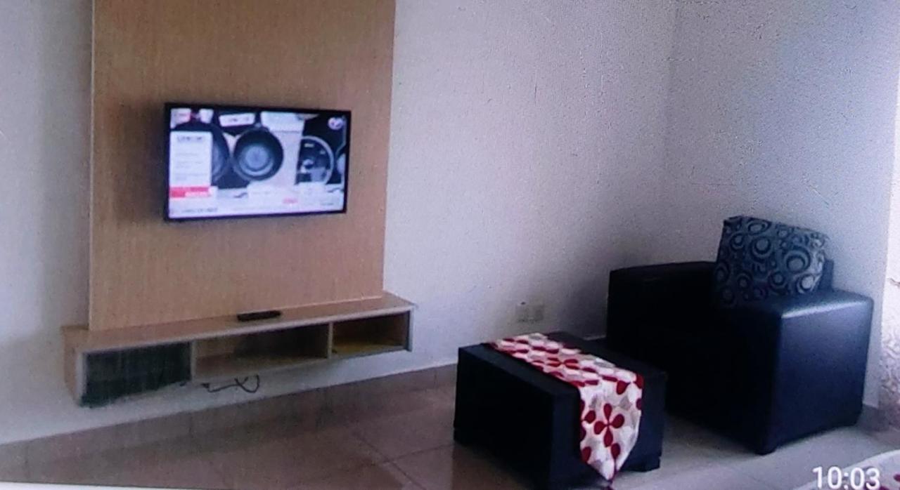 كوتا بْهارو The Viana Apartment 1 المظهر الخارجي الصورة